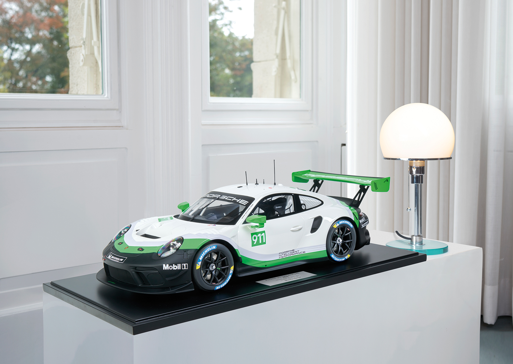 Porsche 911 GT3R 2019 1:8